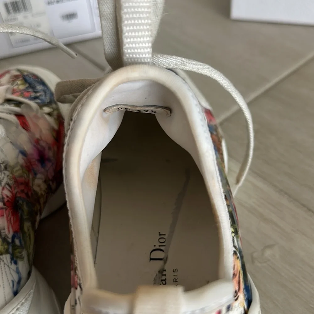 Dior D connect sneaker 9.5 with box zodiac print